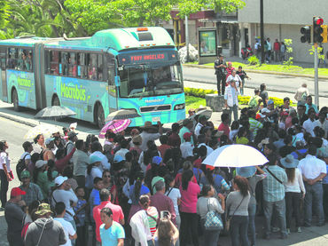 Cerrando Calzada Independencia e Hidalgo.