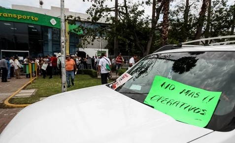 Los manifestantes bloquearon parcialmente la avenida Circunvalacin.