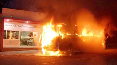 Autobs ardiendo en Oaxaca