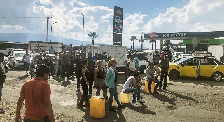 Protesta en la avenida Adolf Horn.