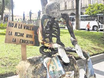 Catrina quemada en el centro de Guadalajara.