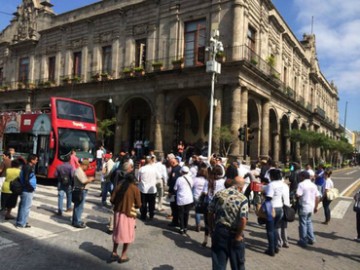 Manifetación del grupo Mercado Corona por Siempre A.C.