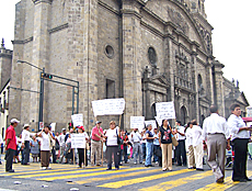 Comerciantes ambulantes bloqueando el centro.