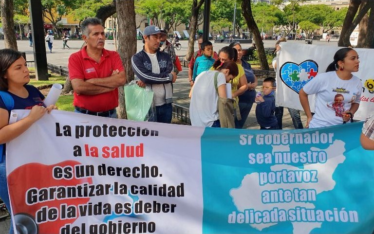 Manifestación frente al Congreso de Jalisco.