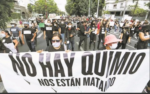 Decenas exigen que se regularice la atención a pacientes.