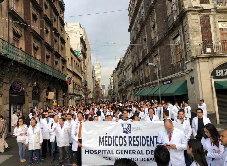 Médicos residentes del Hospital General de México.