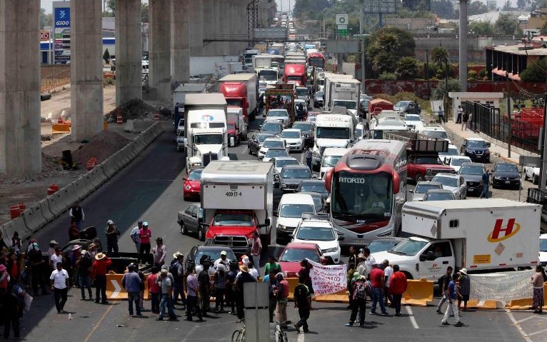 Bloqueo en la México-Toluca.