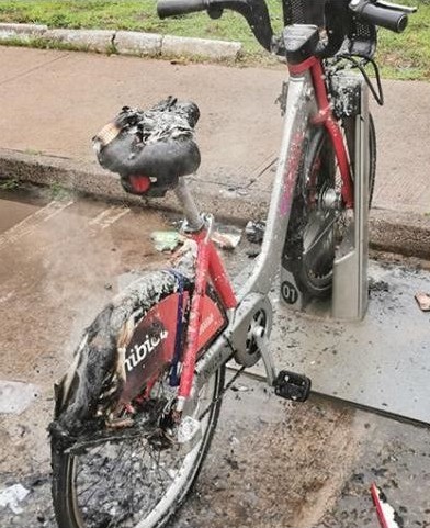 Unidad de MiBici vandalizada.