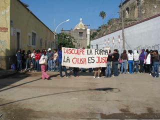 Estudiantes de la Normal de Ciudad Guzmn.