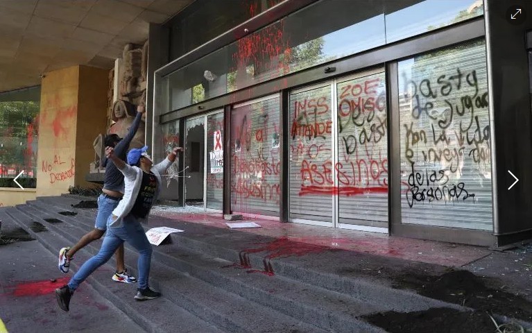 Protesta de pacientes con VIH.