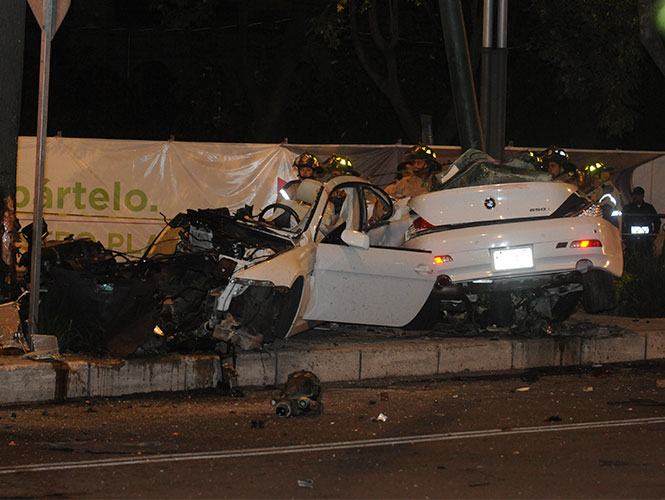 BMW en Paseo de la Reforma 31/mar/17.