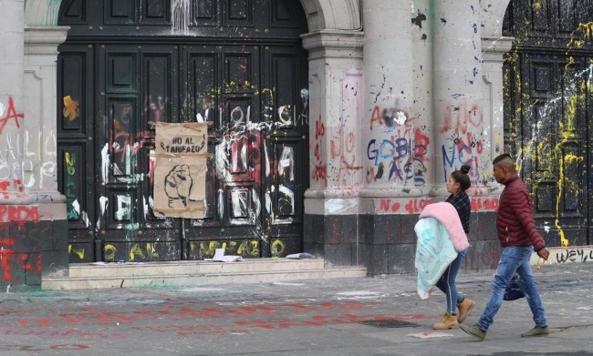 Palacio Legislativo vandalizado.