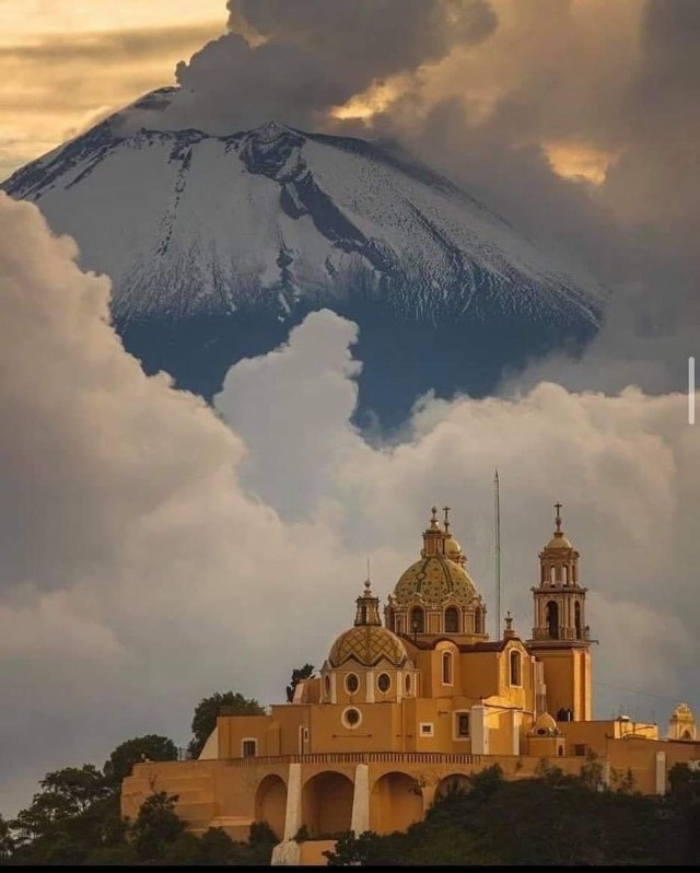 Bajo el volcán.