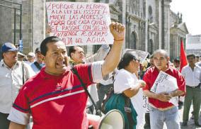 Protestan contra todo.