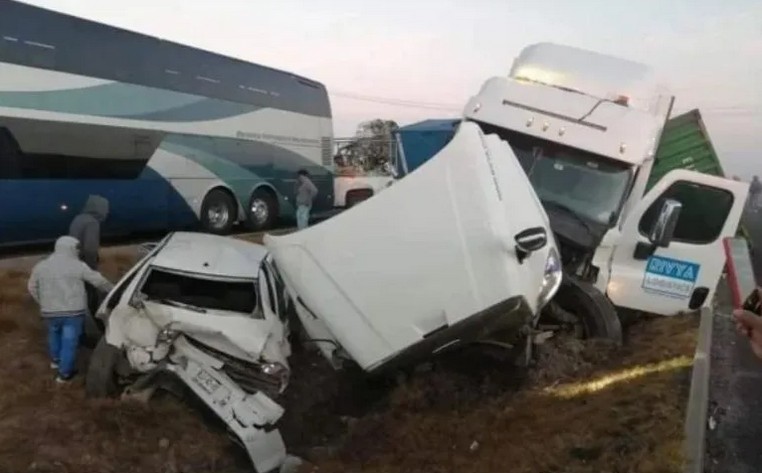 Carambola en la autopista Toluca-Naucalpan.