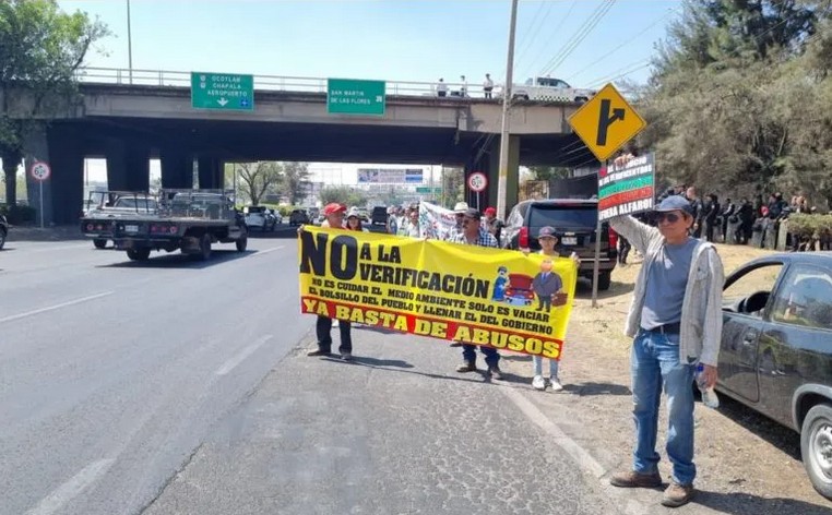 Los manifestantes estuvieron por ms de dos horas en carretera a Chapala y Perifrico.